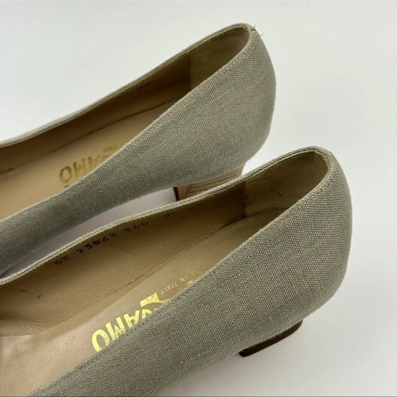 Salvatore Ferragamo Italian Made Heels Pumps Shoes 9 AA Extra Narrow See Photos - Picture 4 of 9